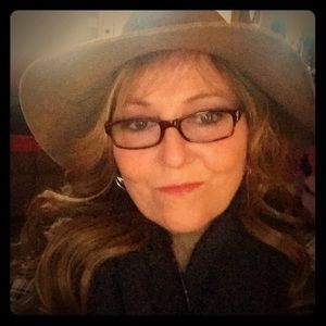 Meet your Posher, Brenda